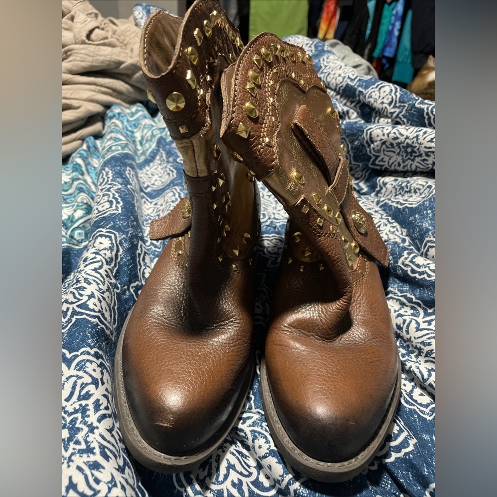 Vince Camuto Madalissa Brown And Gold Studded Western Boots Size 6
